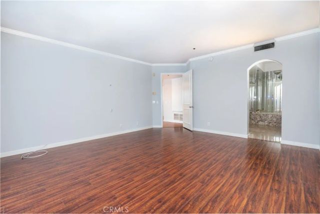 120 S Palm 101, Beverly Hills, CA 90212