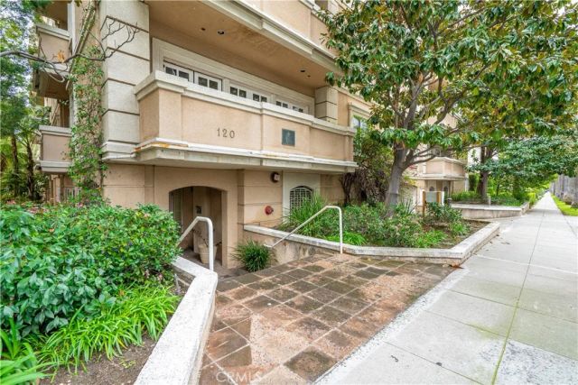 120 S Palm 101, Beverly Hills, CA 90212