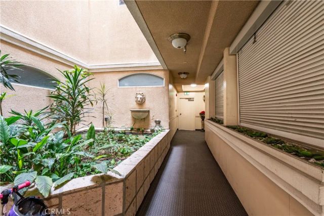 120 S Palm 101, Beverly Hills, CA 90212