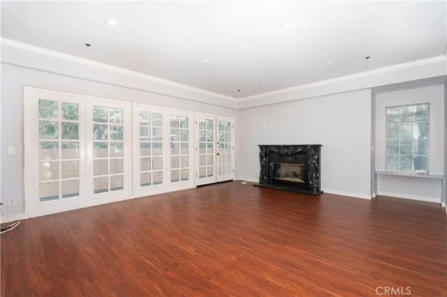 120 S Palm 101, Beverly Hills, CA 90212