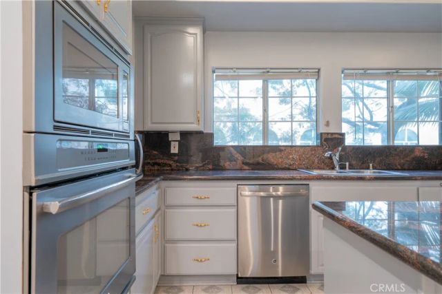 120 S Palm 101, Beverly Hills, CA 90212