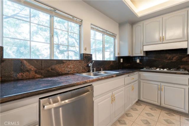 120 S Palm 101, Beverly Hills, CA 90212