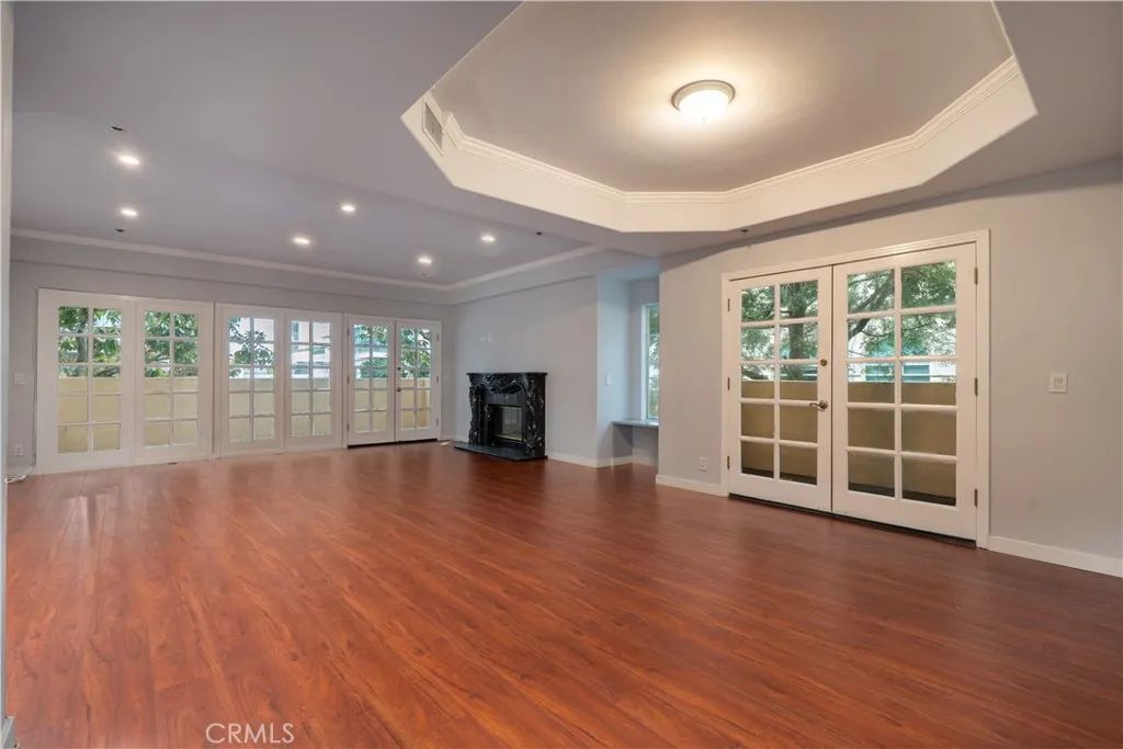 120 S Palm 101, Beverly Hills, CA 90212