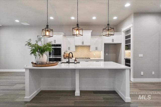 8809 E Daffodil St, Nampa, ID 83687