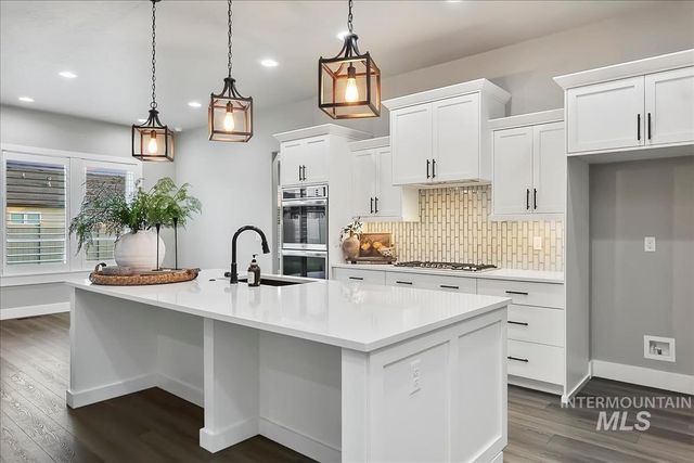 8809 E Daffodil St, Nampa, ID 83687