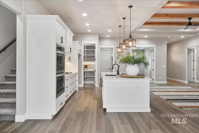 8809 E Daffodil St, Nampa, ID 83687