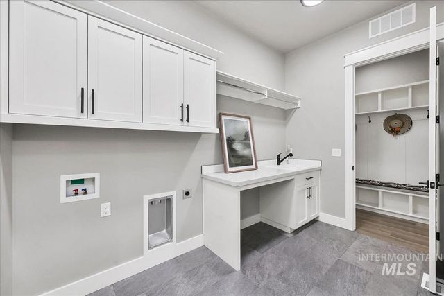 8809 E Daffodil St, Nampa, ID 83687