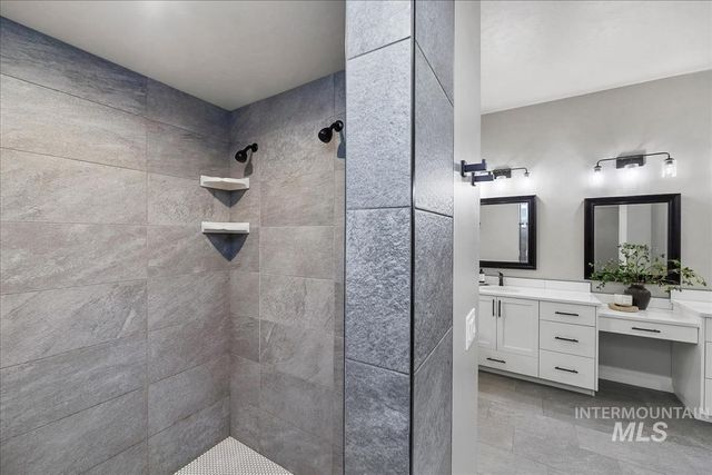 8809 E Daffodil St, Nampa, ID 83687