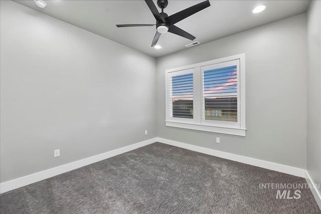 8809 E Daffodil St, Nampa, ID 83687