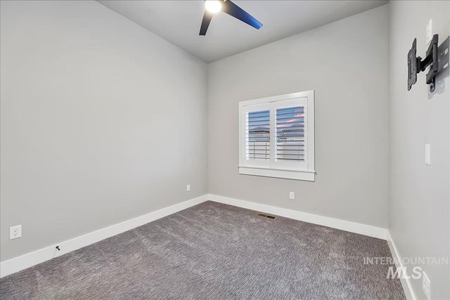 8809 E Daffodil St, Nampa, ID 83687