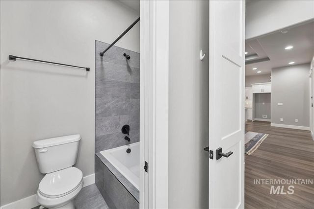 8809 E Daffodil St, Nampa, ID 83687