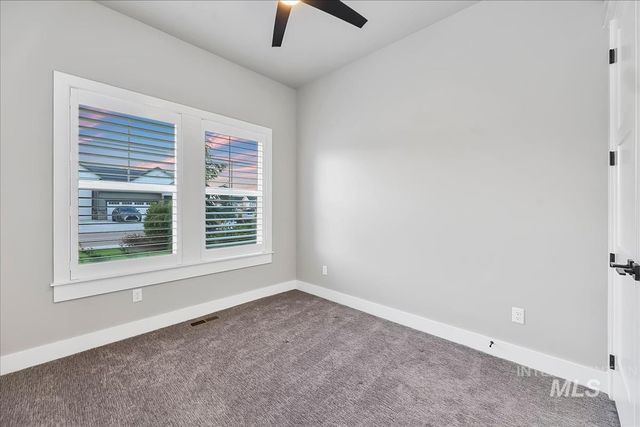 8809 E Daffodil St, Nampa, ID 83687