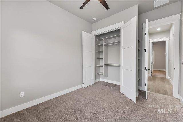 8809 E Daffodil St, Nampa, ID 83687