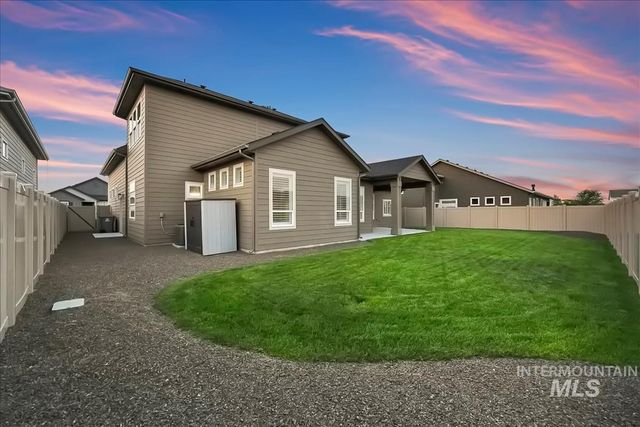 8809 E Daffodil St, Nampa, ID 83687