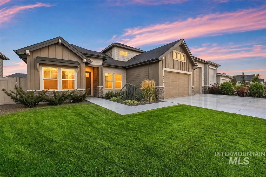 8809 E Daffodil St, Nampa, ID 83687 photo 2