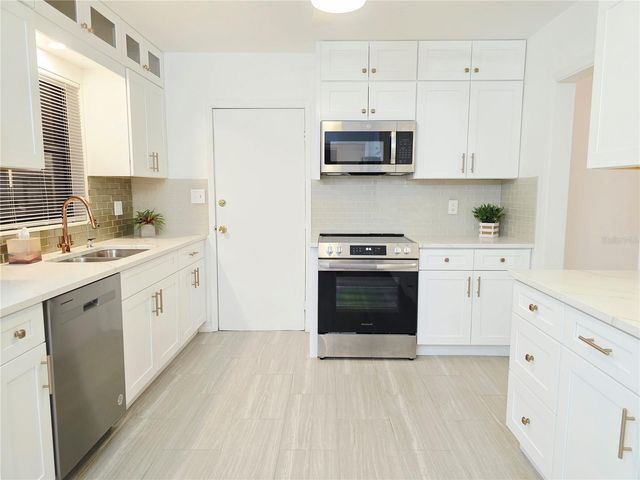 164 PINEWOOD AVENUE, Clearwater, FL 33765