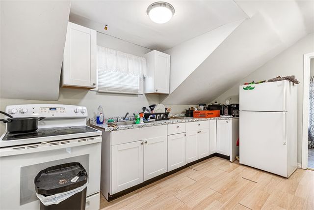 13 Washburn Street, Providence, RI 02908