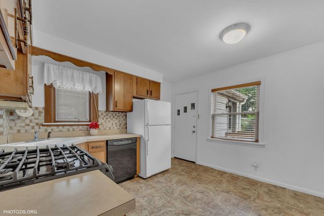 5608 N NAGLE Avenue, Chicago, IL 60646