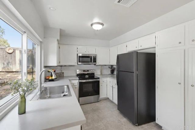 610 FLINTRIDGE Place, Escondido, CA 92026