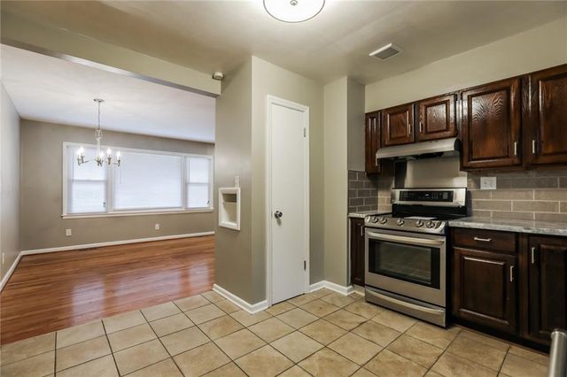 1812 54th Terrace, Kansas City, MO 64118