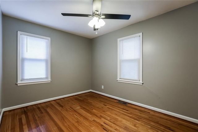 1812 54th Terrace, Kansas City, MO 64118