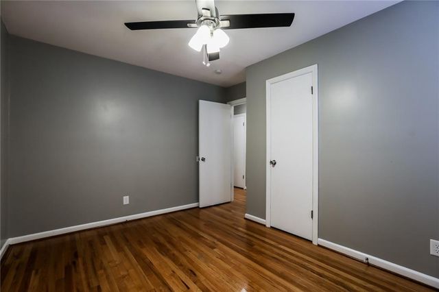 1812 54th Terrace, Kansas City, MO 64118