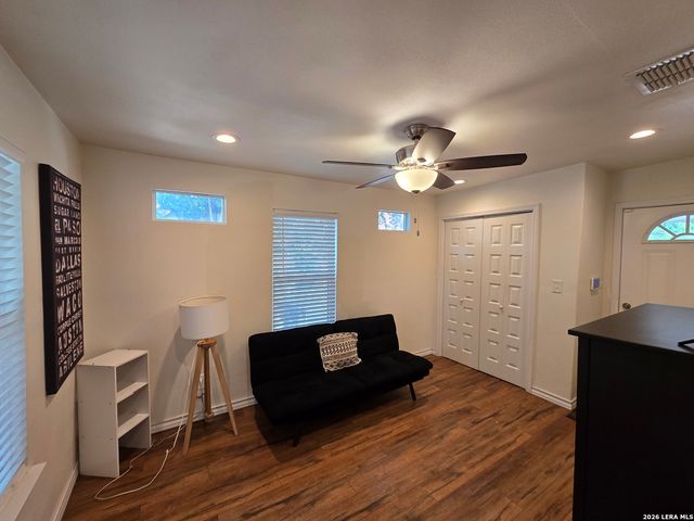 1338 W ELSMERE PL, San Antonio, TX 78201