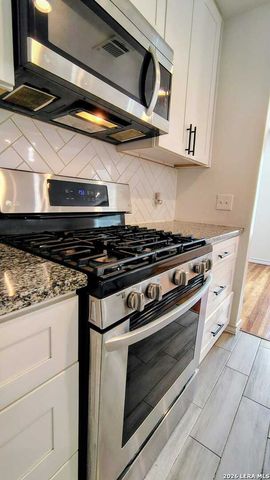 1338 W ELSMERE PL, San Antonio, TX 78201