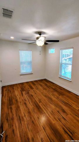 1338 W ELSMERE PL, San Antonio, TX 78201