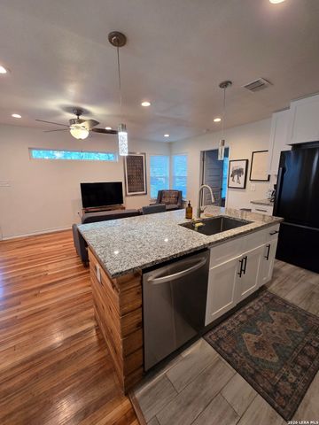 1338 W ELSMERE PL, San Antonio, TX 78201