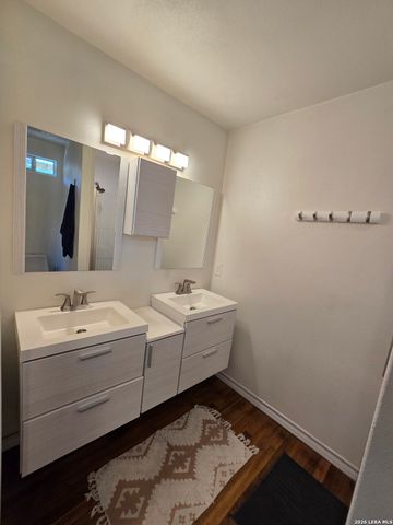 1338 W ELSMERE PL, San Antonio, TX 78201