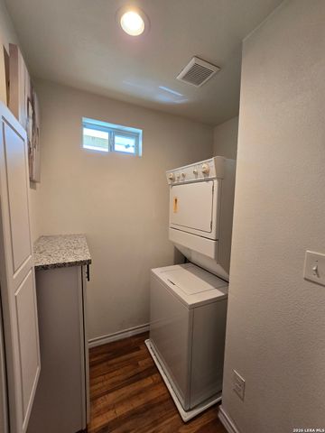 1338 W ELSMERE PL, San Antonio, TX 78201