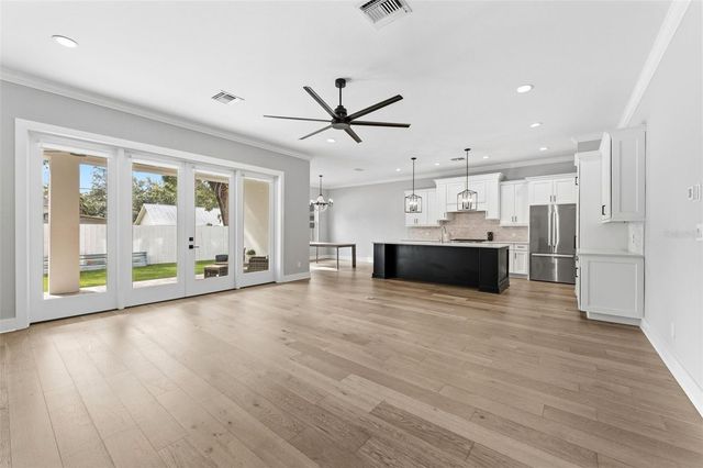 3314 W VILLA ROSA STREET, Tampa, FL 33611