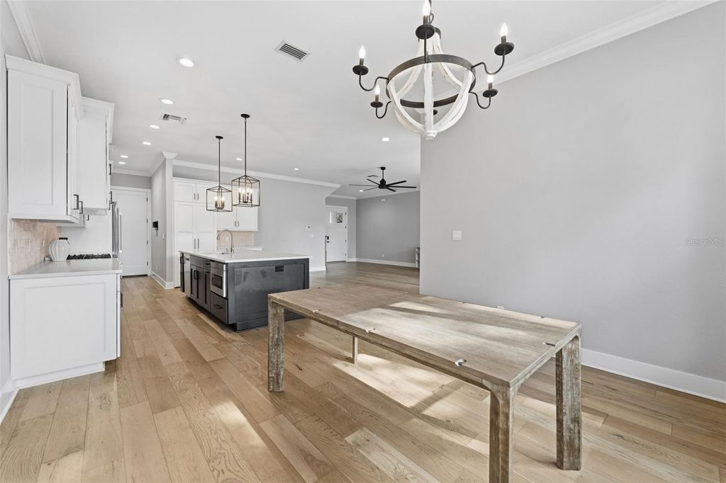 Image 12 of property listing at 3314 W VILLA ROSA STREET, Tampa, FL 33611