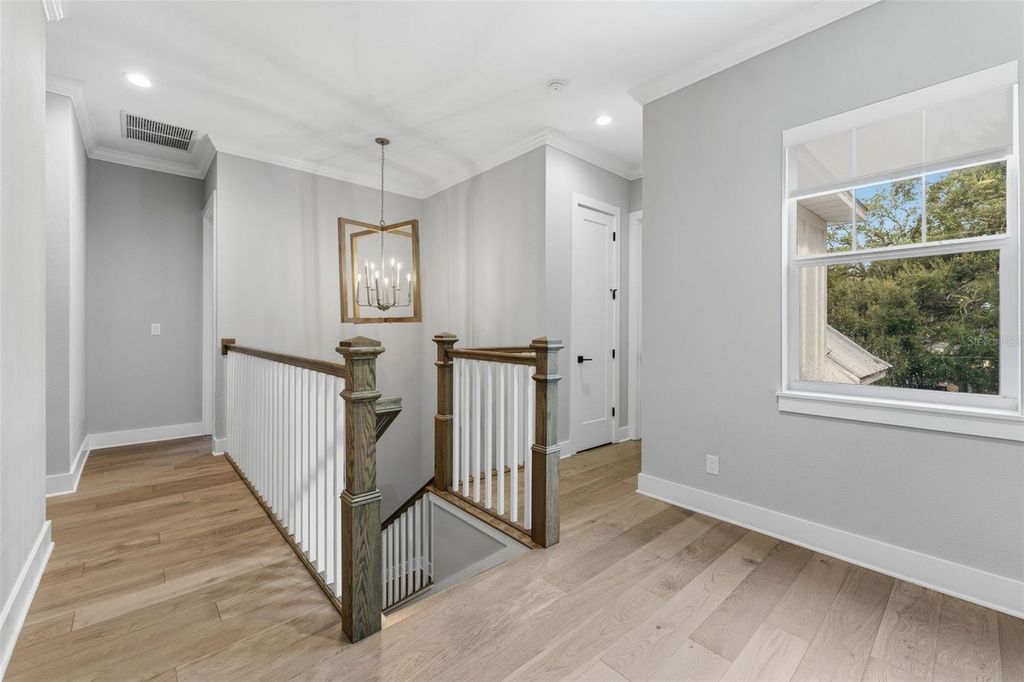 Image 14 of property listing at 3314 W VILLA ROSA STREET, Tampa, FL 33611