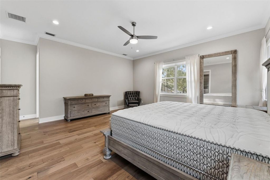 Image 17 of property listing at 3314 W VILLA ROSA STREET, Tampa, FL 33611