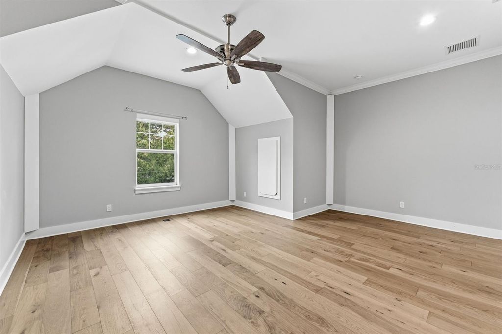 Image 25 of property listing at 3314 W VILLA ROSA STREET, Tampa, FL 33611