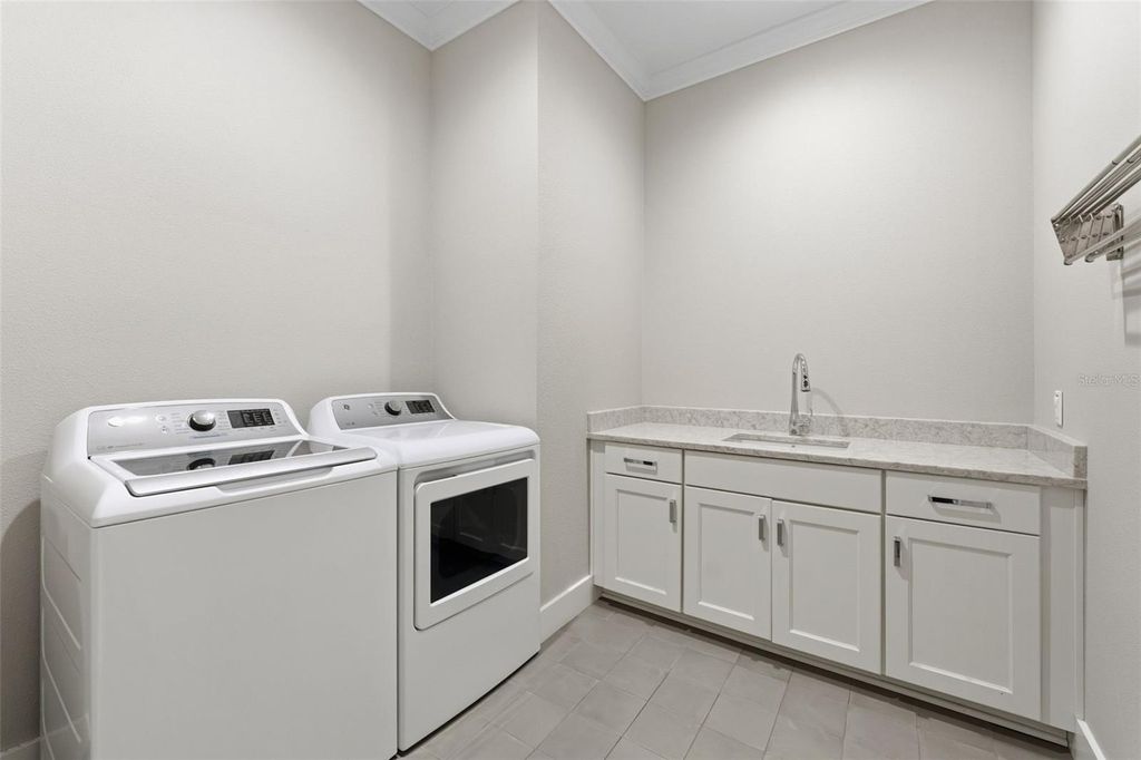 Image 37 of property listing at 3314 W VILLA ROSA STREET, Tampa, FL 33611