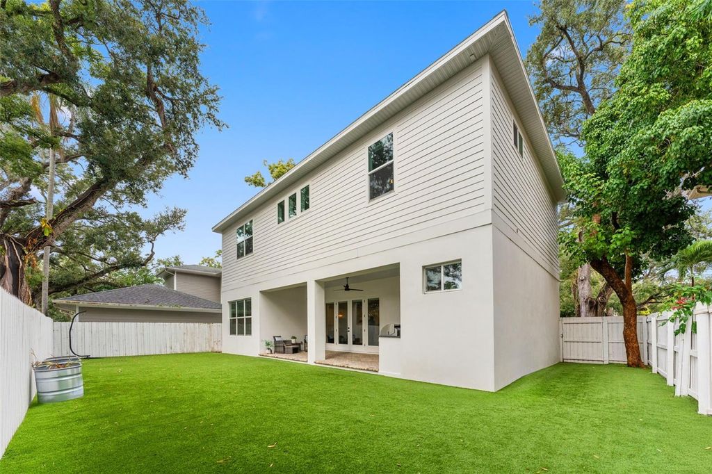 Image 40 of property listing at 3314 W VILLA ROSA STREET, Tampa, FL 33611