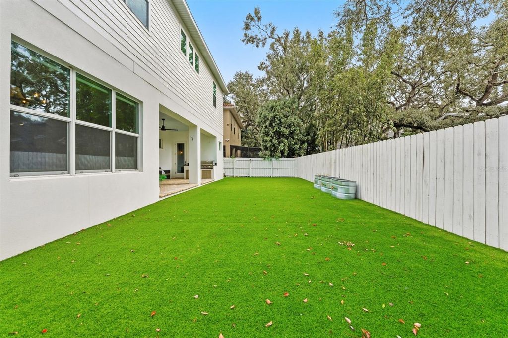 Image 42 of property listing at 3314 W VILLA ROSA STREET, Tampa, FL 33611