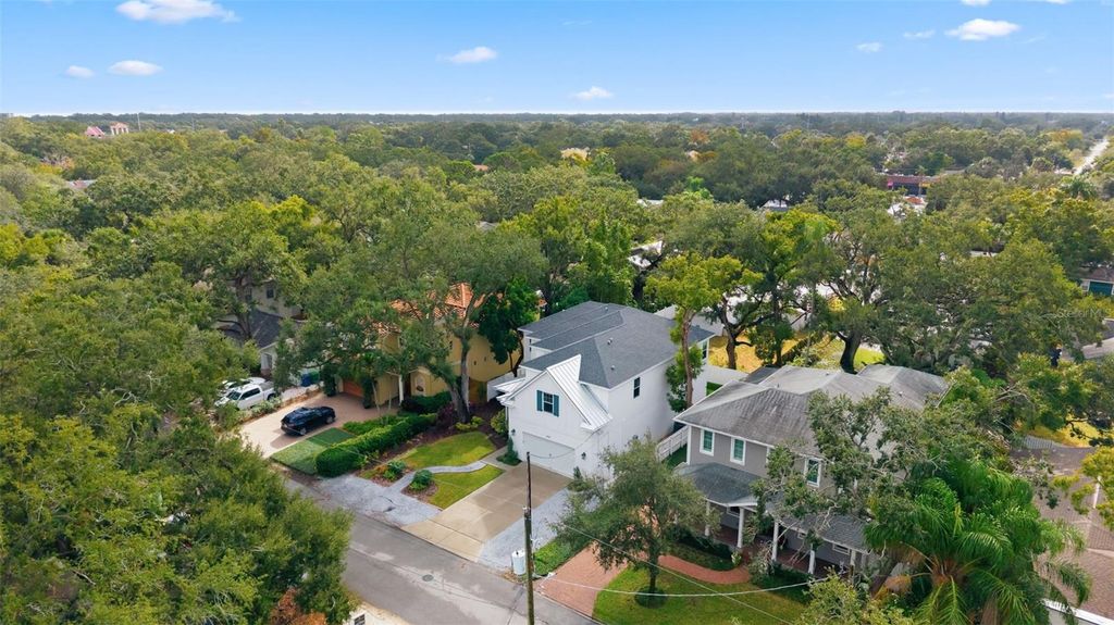 Image 48 of property listing at 3314 W VILLA ROSA STREET, Tampa, FL 33611