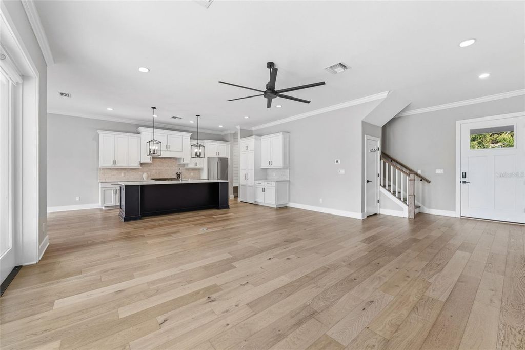 Image 6 of property listing at 3314 W VILLA ROSA STREET, Tampa, FL 33611