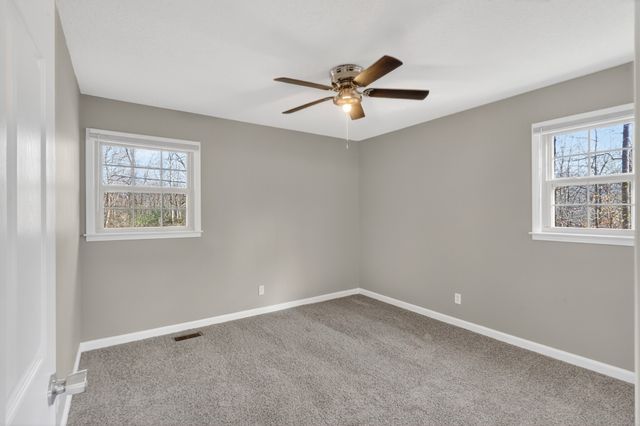 2267 Lambert Dr, Westmoreland, TN 37186