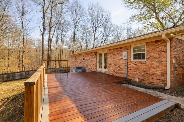 2267 Lambert Dr, Westmoreland, TN 37186