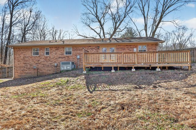 2267 Lambert Dr, Westmoreland, TN 37186