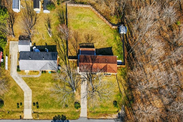 2267 Lambert Dr, Westmoreland, TN 37186