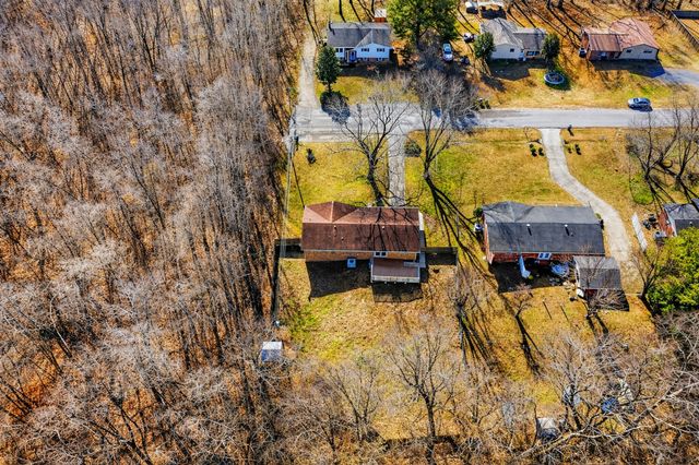 2267 Lambert Dr, Westmoreland, TN 37186