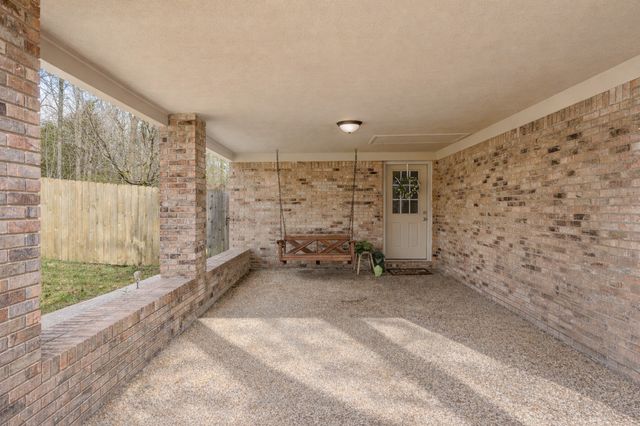 2267 Lambert Dr, Westmoreland, TN 37186