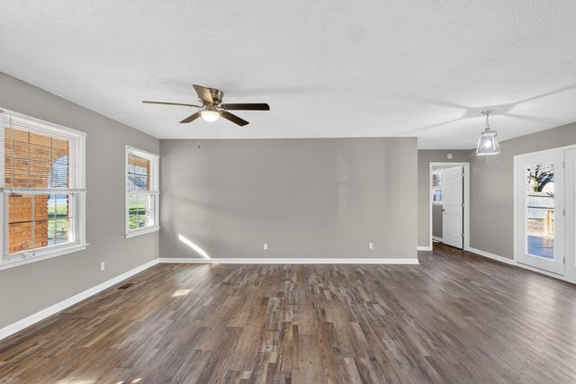 2267 Lambert Dr, Westmoreland, TN 37186