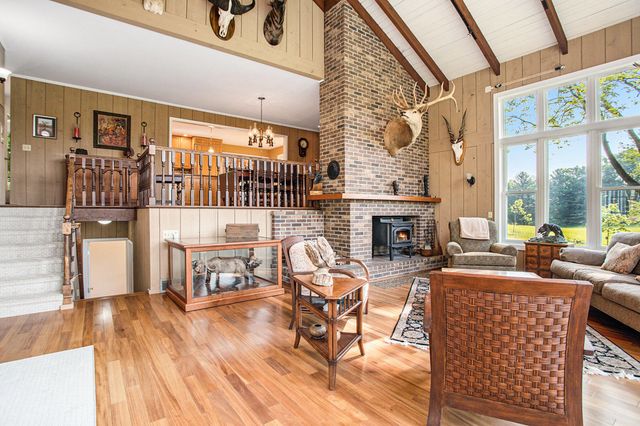 2347 W W. Dowling Road Road, Delton, MI 49046
